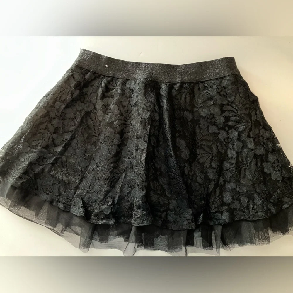 Justice Girl’s Skort, Size 10, Black w Sequiny Flowers on Front